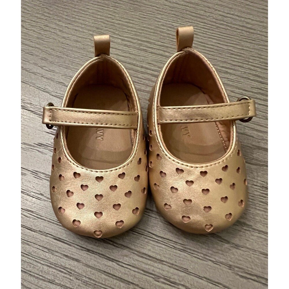 Old Navy rose gold heart shoes size 3-6 months baby girl